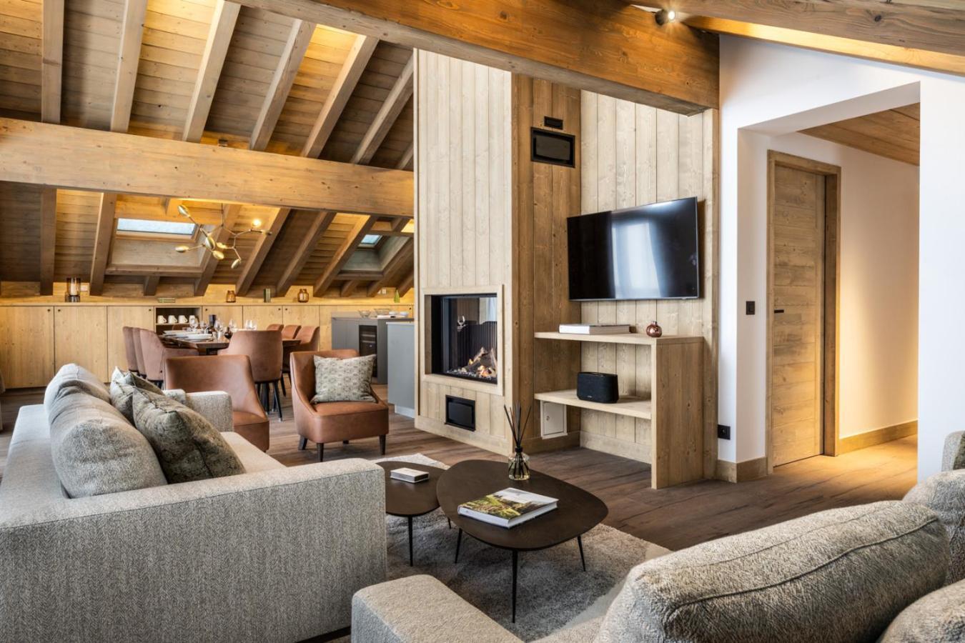 Falcon By Alpine Apartment *