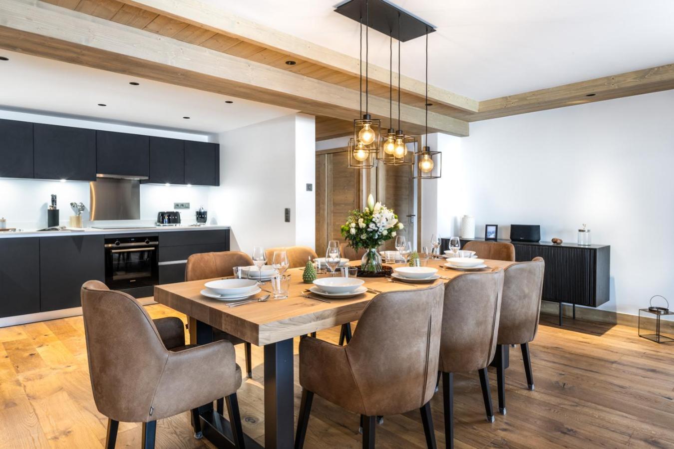 Falcon By Alpine Apartment *